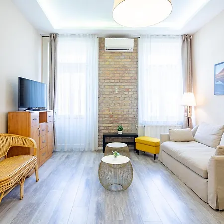 - Spacious - Balcony * Budapest
